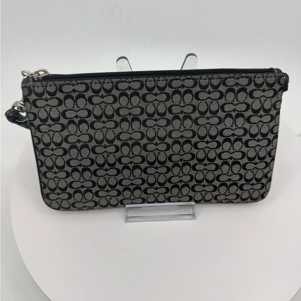Coach Vintage Soho Black Mini Signature wristlet in EUC